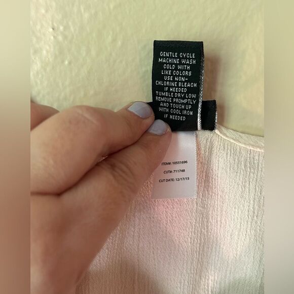 Torrid Cream Lace Tie Front Peplum Pleated Camisole - Size 0 - Picture 3 of 6